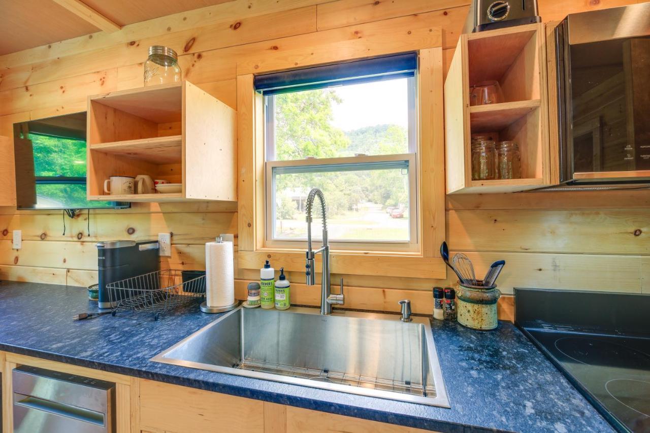 Cozy Hikers Hideaway Steps From Creeper Trail! Apartment Damascus Exterior photo
